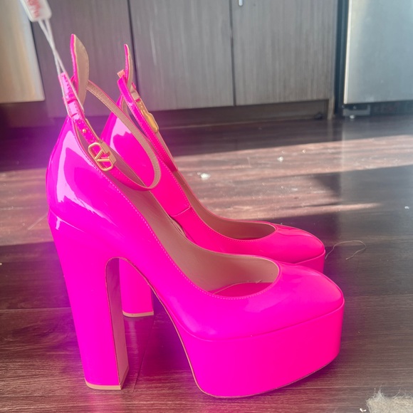 Valentino Shoes - Valentino Platform Pump 2023